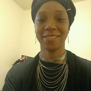 Meet your Posher, Akeisha